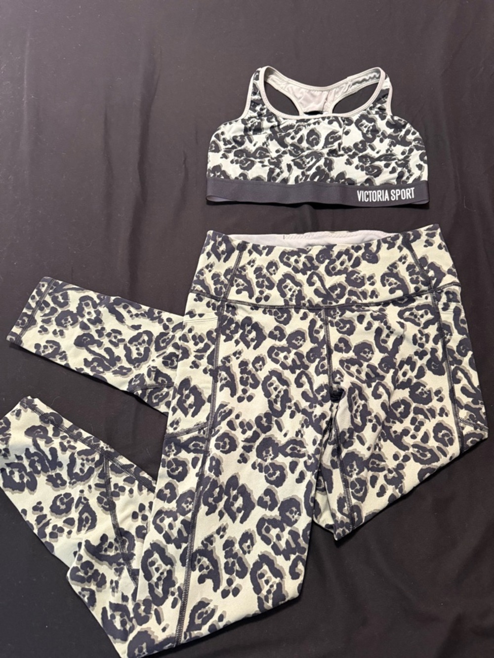 Victoria's Secret Leopard Print Sports Bra & Leggings Set - Black & Green